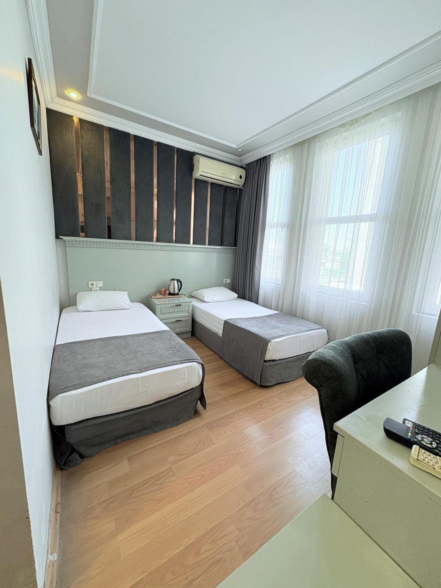 Grand Hurriyet Hotel Istanbul Exterior foto